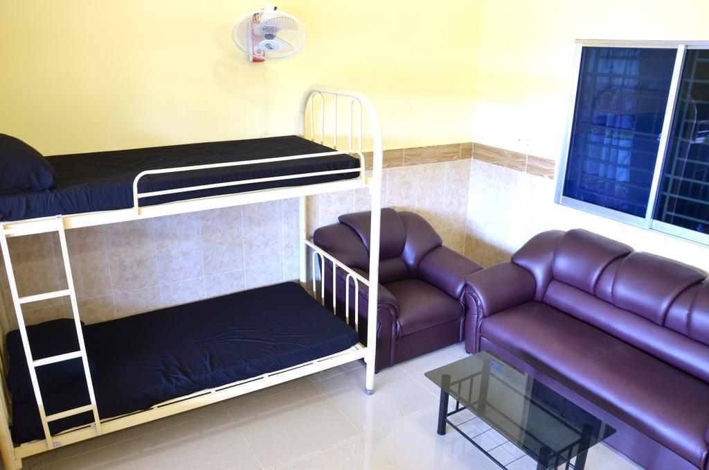 Nomads Guesthouse 캄폿 외부 사진